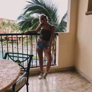 Meet your Posher, Maxie